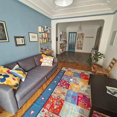 Vicino Lungo Po, Spaziosa: Ca' Vivace Appartamento Torino