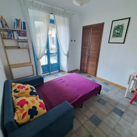 Vicino Lungo Po, Spaziosa: Ca' Vivace Appartamento *